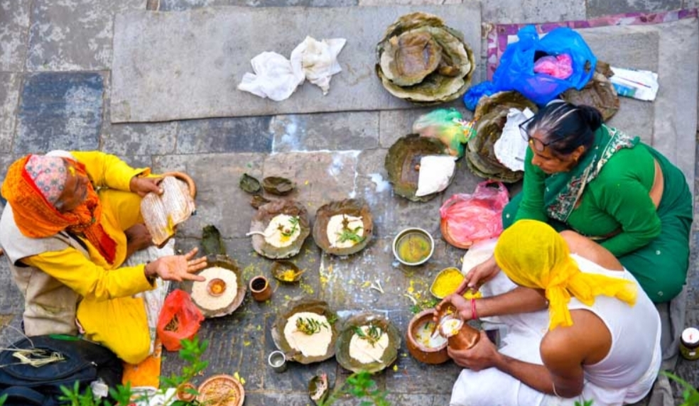 सोह्र श्राद्ध शुरु, आज बुधबार प्रतिपदा तिथिको श्राद्ध गरी सोह्र श्राद्ध शुरुगरिदै ।