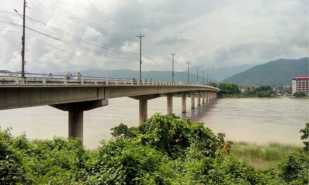 नारायणी नदीको आसपासमा जोखिम बढेपछि करिब १००जनालाई उद्धार